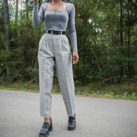 Gray Plaid Pants Outfit, Grey Plaid Pants Outfit, Plaid Trousers Outfit, Checkered Pants Outfit, Gray Plaid Pants, Grey Plaid Pants, Plaid Slacks, Plaid Pants Outfit, Old Money Outfit