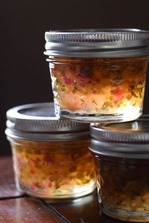 Banana Pepper Jelly, Banana Pepper Recipe, Basil Jelly, Preserves Recipes, Recipes With Banana Peppers, Sweet Banana Peppers, Yellow Jelly, Pepper Jelly Recipes, Hot Pepper Jelly