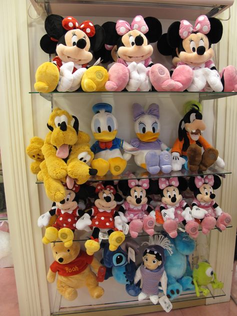 Disney Soft Toys, Minnie Golden, Toy Collection Room, Designer Bags Black, Disney Parque, Disney Stuffed Animals, Disney Phone Cases, Disney World Characters, Disney Souvenirs