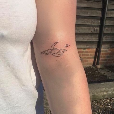 Cloud Tattoo, Inspiration Tattoos, Jewelry Tattoo, Dainty Tattoos, Subtle Tattoos, Aesthetic Tattoo, Dope Tattoos, Little Tattoos, Simplistic Tattoos