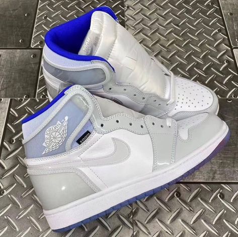 Air Jordan 1 High Zoom Racer Blue, Jordan 1 Racer Blue, Air Jordan 1 Travis Scott, Jordan Collection, Blue Jordans, Retro 1, Blue And White Style, Air Jordan 1 High, Air Jordan 1 Retro