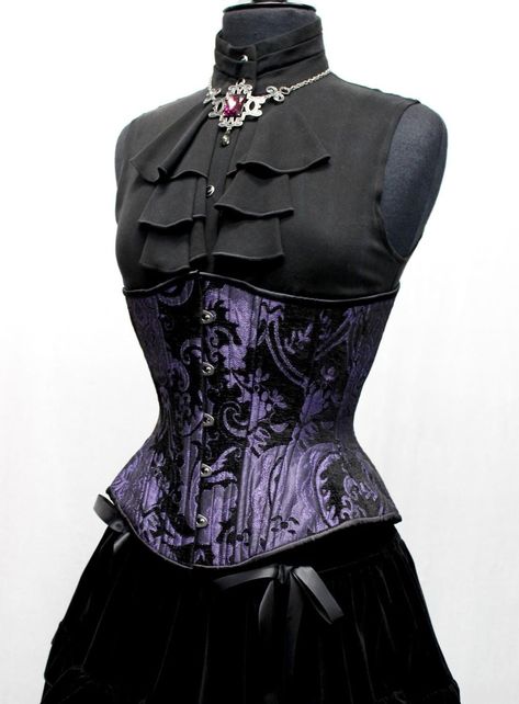 Elissabat Costume, Woman In Corset, Purple And Black Outfits, Dark Corset, Corset Purple, Tapestry Corset, Rave Outfits Men, Goth Prom, Purple Goth