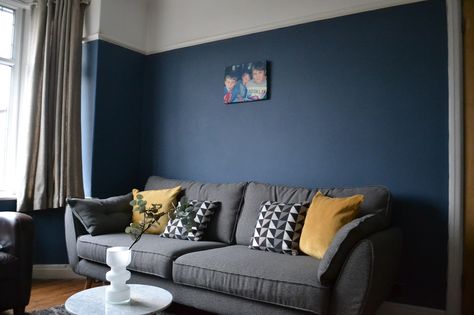 Painting our living room in Farrow Blue Wall Decor Living Room, Living Room Blue, Stiffkey Blue, Blue Living Room Decor, Grey Sofa, Room Blue, Trendy Living Rooms, Blue Living Room, Family Room Design