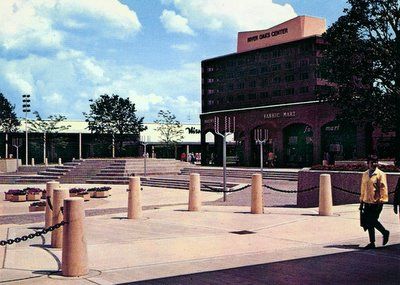 River oaks shopping mall - Calumet City, Illinois circa the 60s Calumet City Illinois, East Chicago Indiana, Memories Board, Hammond Indiana, Calumet City, Chicago Pictures, Chi Town, Mall Of America, My Kind Of Town