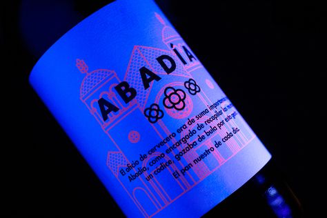 Interesting Packaging, Beer Packaging Design, Packaging Design Trends, Graphic Trends, Beer Brands, Beer Packaging, Wine Packaging, Retail Design Blog, Beer Label