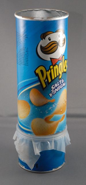 Pringle tube pinhole camera Pinhole Camera Design, Pin Hole Camera Diy, Pinhole Camera Diy, Lensless Photography, Pin Hole Camera, Diy Pinhole Camera, Eclipse Party, Pinhole Photography, Pinhole Camera