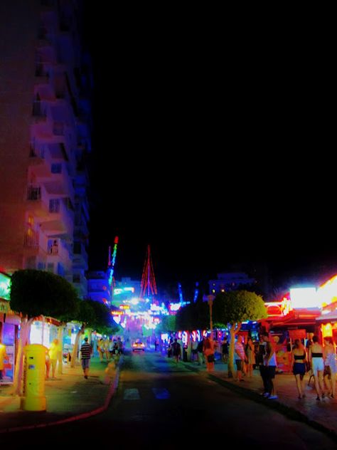 Blogger Ola is keen to go back to Magaluf's buzzing nightlife scene. Summer Pics, Summer Pictures, Mykonos, Theme Park, Night Life, The Year, Spain, Blogger, Walking