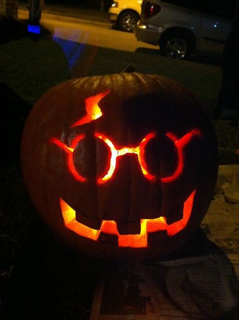 The Harry Potter Pumpkin Vicki and I carved this year @Vicki Bergs Pumpkin Carving Harry Potter, Harry Potter Pumpkin Carving, Pumpkin Carving Stencils Templates, Harry Potter Pumpkin, Pumpkin Carving Stencils, Cute Pumpkin Carving, Scary Halloween Pumpkins, Halloween Pumpkin Carving Stencils, Pumkin Carving