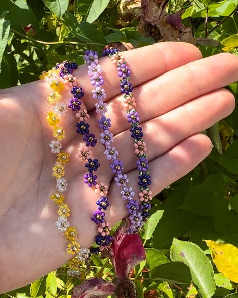 Flower Bracelets ✨ #smallbusiness #flowers #beadsjewelry Handmade Friendship Bracelets, Funky Jewelry, Flower Bracelet, Beaded Flowers, Friendship Bracelets, Bracelet, Beads, Flowers, On Instagram