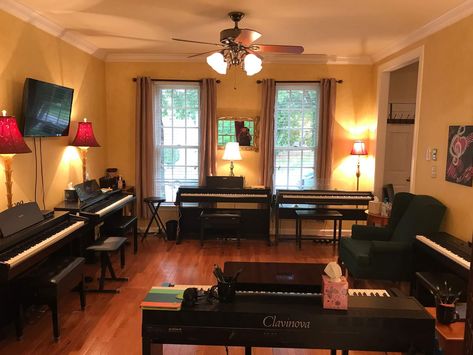 Group Piano Lessons, Music Institute, Piano Classes, Piano Studio, In Her Studio, Joy Art, Piano Room, Music School, Classroom Setup