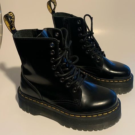 Dr Martens Jadon Boot Smooth Leather Platforms LIKE NEW! Dr Martens Jadon Boots, Jadon Boots, Dr Martens Jadon, Leather Lace Up Boots, Dr Martens Shoes, Martens Shoes, Pull Up, Leather Lace, Dr. Martens