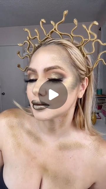 Eva Nunez on Instagram: "Medusa makeup tutorial 🎃
•
•
#medusa #medusamakeup #medusamakeuplook #halloween #halloweenmakeup #halloweenmakeuptutorial" Medusa Makeup Tutorial, Diy Medusa Headpiece, Medusa Makeup Halloween, Medusa Makeup Ideas, Medusa Costume Makeup, Medusa Makeup, Medusa Headpiece, Medusa Costume, Halloween Makeup Tutorial