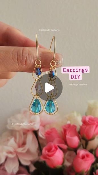 Wendy | Jewelry Making Tutorials on Instagram: "Happy Sunday!! Here is an easy, simple, yet beautiful earrings DIY. I hope you like them! 🥰   I can't believe it's already May and that it actually rained yesterday! I'm just glad that it's sunny today and the California sky is definitely different. Very blue with no clouds in sight. 😎   #diyearrings #earringstutorial #teardropearrings #jewelrymaking #rilanycreations" Easy Earrings Diy, Wire Earrings Tutorial, Diy Earrings Video, Wiring Jewelry, Boho Earrings Diy, Earring Making Tutorials, Beaded Wire Art, Simple Bead Earrings, Diy Earrings Tutorial