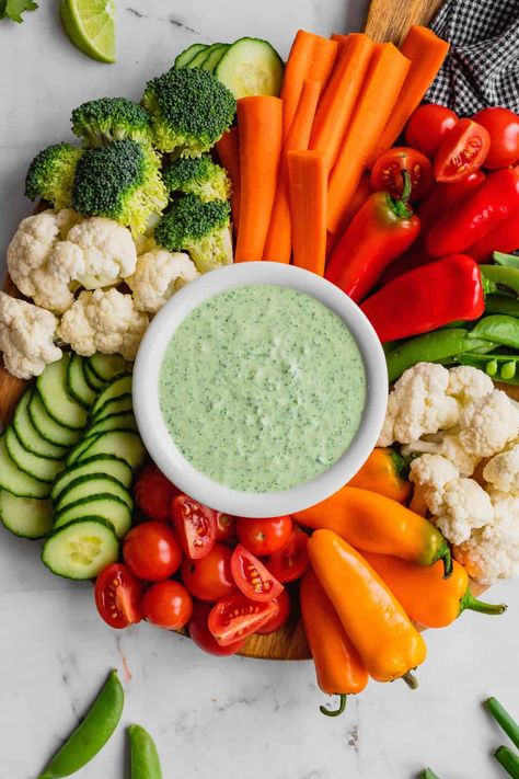 Green Goddess Dip Recipe, Recipe Using Greek Yogurt, Yogurt Dip For Veggies, Green Goddess Dip, Veggie Platter, Vegetable Dips, Bite Size Snacks, Vegetable Dip, Dipping Sauces Recipes