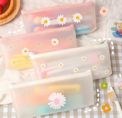 Cute Pencil Pouches, Pretty School Supplies, Pencil Cases For Girls, Cute Stationary School Supplies, School Pencil Case, Cute School Stationary, Cute Pencil Case, Kawaii School Supplies, School Tool