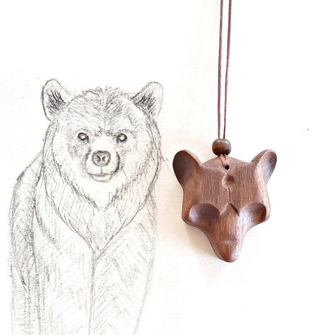 Art Sculpture En Bois, Wood Jewelery, Wooden Bear, Necklace Wood, Wood Animal, Horse Necklace, Carving Art, Bear Necklace, Wooden Necklace