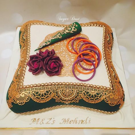 40 Jaw-Dropping Mehendi Cakes That Are Trending Big Time - ShaadiWish Mehendi Cake Designs, Mehndi Cake Ideas, Mehendi Cookies, Haldi Cake, Mehendi Cake, Saree Cake, Henna Cake Designs, Rimple Harpreet Narula, Mehndi Cake