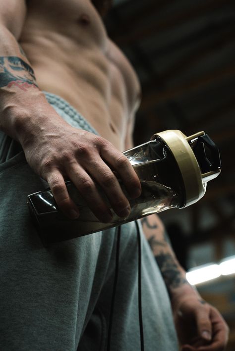 #Protein #Preworkout #Nowhisks #Gymbottle #Shakerbottle #Helimix #GymEssentials #Gym #BPAFree #BPSfree Protein Product Photography, Gym Product Photography, Gym Protein, Gym Photography, Protein Shaker Bottle, Gym Bottle, Protein Coffee, Protein Shaker, Gym Inspo