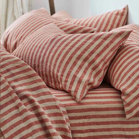 Fresh Linen Candle, Piglet In Bed, Pillows Bed, Wool Mattress, Maternity Sleepwear, Gingham Linen, Healthy Brain, Striped Sheets, Throw Pillows Bed