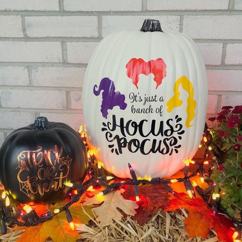 Pumpkin Painting Ideas Hocus Pocus, Hocus Pocus Pumpkin, Cute Painted Pumpkin Ideas, Spirit Halloween Coupon, Halloween Pumpkin Crafts, Creative Pumpkin Painting, Creative Pumpkin Decorating, Hocus Pocus Party, The Sanderson Sisters