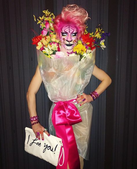 🐯💐🎁 went as a tiger lily last night 🎀 inspired by @itsjeremyscott for @moschino 🌷💌 #AgeOfAquaria Tiger Makeup, Drag Queen Costumes, Camp Fashion, Bouquet Dress, Cheap Halloween Costumes, Queen Costume, Mermaid Costume, Spring Beauty, Halloween 2017