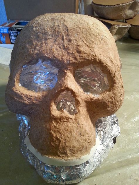 Paper Clay Skull How To Paper Mache, Diy Halloween Skeleton, Clay Skull, Diy Skulls, Paper Mache Pumpkins, Paper Mache Mask, Kid Friendly Halloween, Paper Mache Clay, Creepy Halloween Decorations