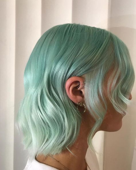 Dark Underneath Hair, Mint Green Hair, Light Blue Hair, Highlights Curly Hair, Chunky Highlights, Mint Hair, Bright Hair, Short Hair Color, Auburn Hair