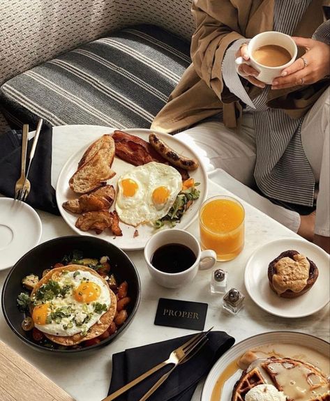 Lifestyle Photography Food, Breakfast Shot, Hotel Breakfast Buffet, Breakfast Presentation, Proper Hotel, Brunch Bar, Brunch Inspiration, Brunch Cafe, Breakfast Photography