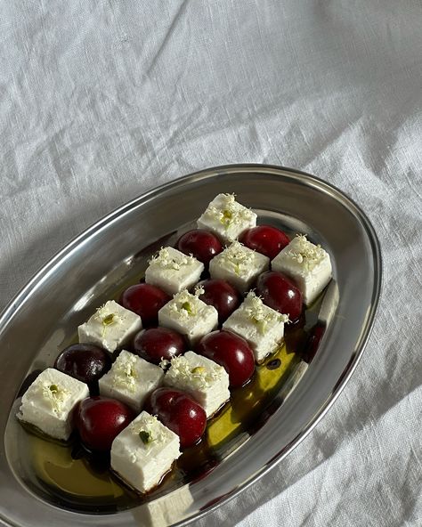 Elderflowers on the Cherry feta salad. Because Elderflowers make everything better! #cherry #cherries #feta #food #foodstyling #foodstylist #catering #cateringberlin #elderflower #elderflowers #holunder #holunderblüten Fruit Salad Wedding, Hosting Finger Foods, House Party Appetizers, Dinner Party Starter Ideas, Food As Art, Cherry Dinner Party, Food Serving Ideas Creative, Food For Dinner Party, Dinner Parties Aesthetic