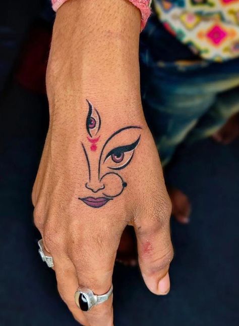 Kali Face Tattoo, Durga Eyes Tattoo, Amma Nanna Tattoo, Ma Kali Tattoo, Maa Kali Tattoo Design, Durga Maa Tattoo Design, Maa Durga Tattoo, Durga Maa Tattoo, Kali Mata Tattoo