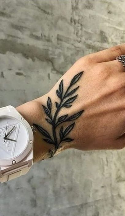 Tattoo Spots, Tato Henna, Girl Back Tattoos, Hand And Finger Tattoos, Small Girl Tattoos, Vine Tattoos, Hand Tattoos For Women, Small Tattoo Designs, Design Tattoo