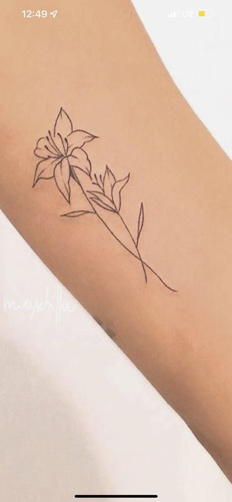 Alcatraz Flower Tattoo, Lily Back Tattoo, Fine Line Lily Tattoo, Lillies Tattoo, Lily Tattoo Design, Tulip Tattoo, White Lilly, Lily Tattoo, Tattoo Art Drawings