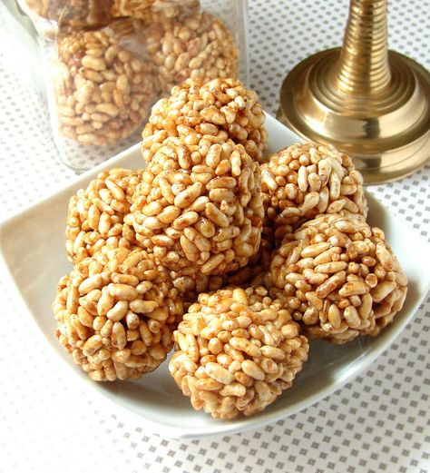 Pori Unda/Sweet Puffed Rice Balls Puffed rice is a good tea time snack in itself. Pori unda is yummy balls made with puffed rice and... Puff Rice Recipes, Rice Cookies, Rice Snacks, Snacks Appetizers, Easy Dessert Recipes, Recipes With Few Ingredients, Puffed Rice, Recipe Dessert, Recipe Sweet