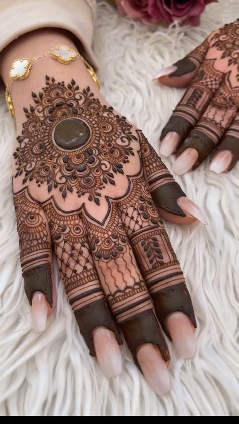 Aesthetic Mehndi, Palm Mehndi, Palm Mehndi Design, Pretty Henna, Basic Mehndi, Mehndi Designs For Kids, Simple Mehndi Designs Fingers, Very Simple Mehndi Designs, Modern Mehndi Designs