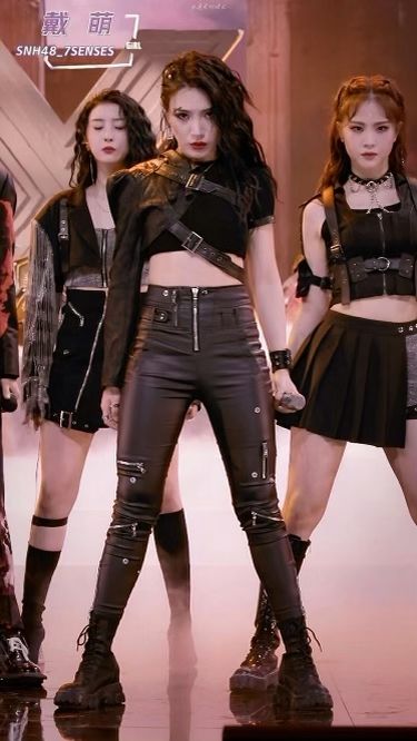 Kpop Leather Outfit, Black Leather Outfit, Outfit Female, Backless Homecoming Dresses, Streetwear Ideas, Bandage Dress Black, Xu Jiaqi, Women In Black, Korean Streetwear