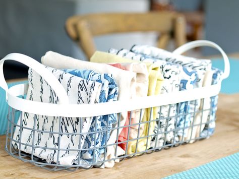 Paperless Kitchen, Kitchen Table Makeover, Sustainable Kitchen, Zero Waste Kitchen, Cloth Napkin, Going Green, Natural Cleaning Products, Plastic Laundry Basket, Household Tips