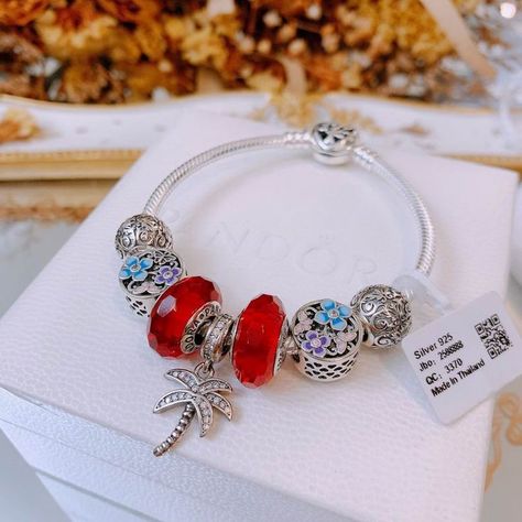 “Unforgettable Moments” 💕 The best gift of friendship, affection and love 💕 Pandora Bracelet, Pandora Charms, Best Gift, Pandora Charm Bracelet, Best Gifts, Charm Bracelet, Bracelet, Silver, Gifts