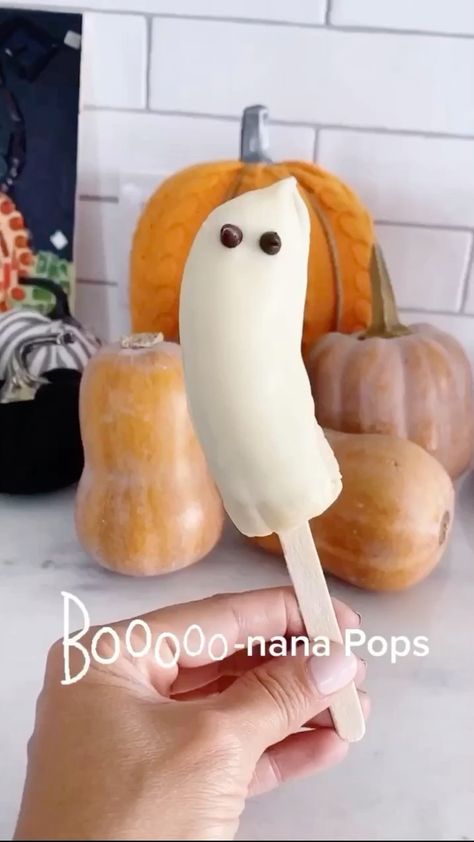 Halloween Popsicles, Comidas Halloween, Halloween Bananas, Snack Halloween, Frozen Halloween, Banana Popsicles, Postres Halloween, Halloween Board, Frozen Bananas