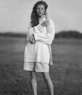 90s Fashion Icons, Kate Moss 90s, Fashion Guys, Moss Fashion, 90s Fashion Women, Bruce Weber, 90s Fashion Grunge, Liv Tyler, Ella Moss