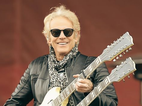 "Well, this is gonna be interesting." The post The only guitarist Don Felder was “frightened” of first appeared on Far Out Magazine. James Jamerson, Led Zeppelin Guitarist, Don Felder, Glyn Johns, Eagles Songs, History Of The Eagles, Rock And Roll Songs, Great Songs, Eagles Band