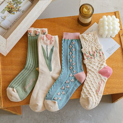 Sewn Clothes, Pretty Socks, Flower Socks, Floral Socks, Socks Pattern, Graphic Sweaters, Lace Socks, Vintage Soft, Cute Socks