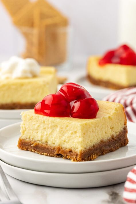 Rectangle Cheesecake, Easy Cheesecake Bars, Cheesecake Bars Recipes Easy, Nutella Cheesecake Bars, Sopapilla Cheesecake Bars, Chocolate Cheesecake Bars, Cheesecake Bars Easy, Delicious Cheesecake Recipes, Lemon Cheesecake Bars