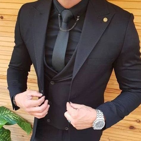 Three Piece Suit Mens, Black Three Piece Suit, Men Suits Black, Tuxedo Wedding Suit, Mens Wedding Suits, Styles Ankara, Suits Korean, Black Suit Men, Harajuku Men