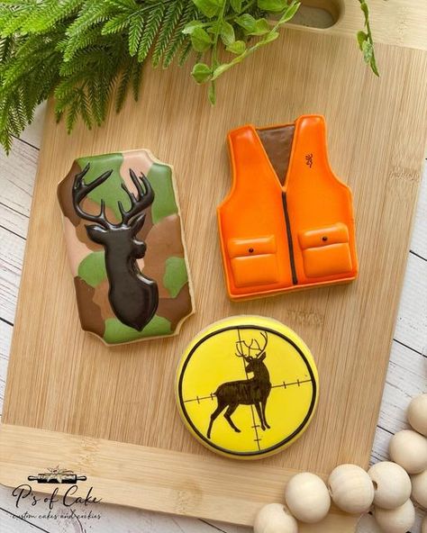 P's Of Cake (Paula Milne) on Instagram: "Deer hunting theme cookies for a birthday boy! #cookies #sugarcookies #decoratedcookies #royalicingcookies #yqrcookies #reginasugarcookies #huntingcookies #deerhunting #foodnetworkcanada #balgoniebaker #psofcakecustomcakesandcookies #paulab0712" Hunting Cake Pops, Deer Cookie Cake, Deer Hunting Cookies Decorated, Hunting Sugar Cookies, Hunting Cookies Decorated, Deer Hunting Cookies, Deer Cookies, Deer Hunting Birthday, Hunting Birthday Party