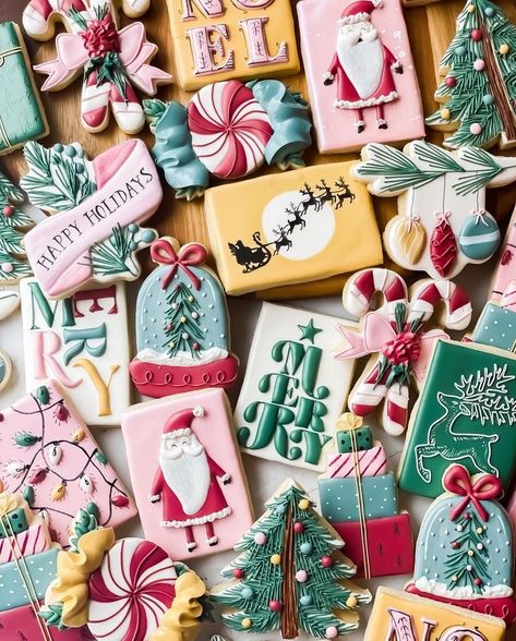 Favorite Things Cookies Decorated, Retro Christmas Cookies, Christmas Decorative Cookies, Cookie Staging, Vintage Christmas Cookies Decorated, Cute Christmas Sugar Cookies, Christmas Cookie Card, Decorative Christmas Cookies, Christmas Birthday Cookies