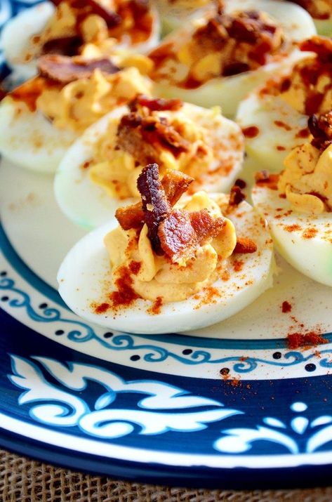 Gourmet Deviled Eggs, Jalapeno Deviled Eggs, Sriracha Deviled Eggs, Devilled Eggs Recipe Best, Best Deviled Eggs, Deviled Eggs Easy, Bacon Deviled Eggs, Deviled Eggs Classic, Bowl Party Food