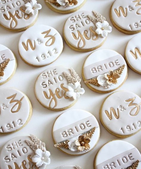 Mumu Weddings on Instagram: “She said yes!😍💍🤍 #weddinginspo” Ms To Mrs Cookies, She Said Yes Cookies, He Asked She Said Yes Cookies, Cake She Said Yes, Yes To The Dress Cookies, Custom Cookies Engagement, Proposal Party, Mumu Wedding, Silver Icing