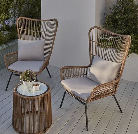 Arizona Garden, Bistro Patio Set, Tiki Bars, Bistro Furniture, Open Living, Garden Wallpaper, Garden Table And Chairs, Garden Sofa Set, Deck Garden