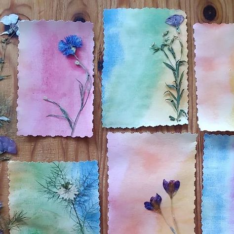 Cornelia on Instagram: "My little one's birthday is coming up so I got to work and made some birthday party invitations today. First I painted some white paper using our stockmar paints and then glued some dried flowers. I am quite pleased of how they turned out 🌼🌼🌼 #homescooling #wildschooling #wildchild #wildflowers #driedplants #driedflowers #birthdaycelebration #waldorfcraft #waldorfcelebrations #beeswaxcandles #waldorfhome #waldorfeducation #waldorfinspired #flatlay #openend The Momco Wild Hope, Blooming Birthday Party, Garden Birthday Party Kids, Wild Flower Birthday Party, Waldorf Birthday Party, Whimsical Birthday Party, First Birthday Activities, Wildflower Birthday Party, Waldorf Birthday