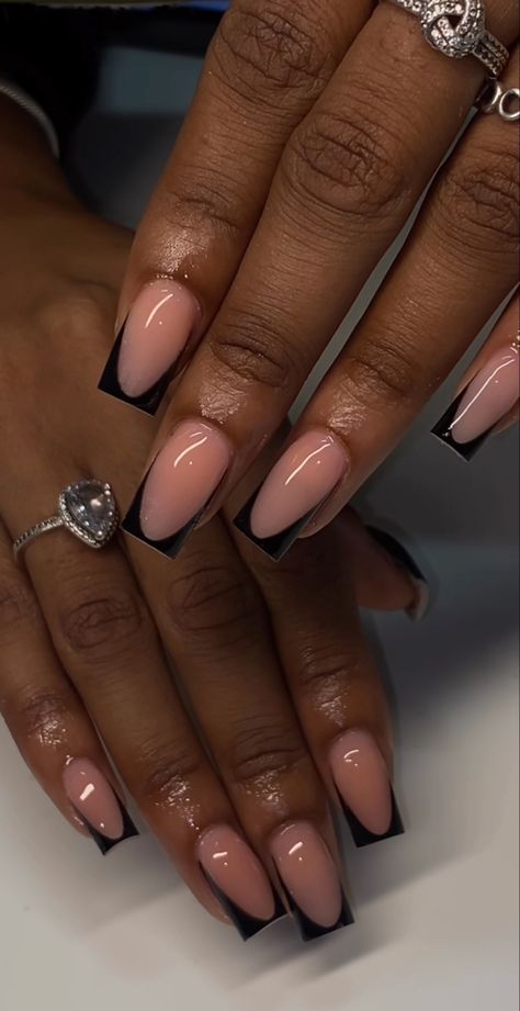 French Nails For Black Women, Simple Nail Ideas Black Women, Nail Designs For Black Girls Style, Black Deep French Nails, Simple Nails Black Women, Cute Nails Black Women, Nail Inspo Black Women, Black Women Nails, Nails For Black Women